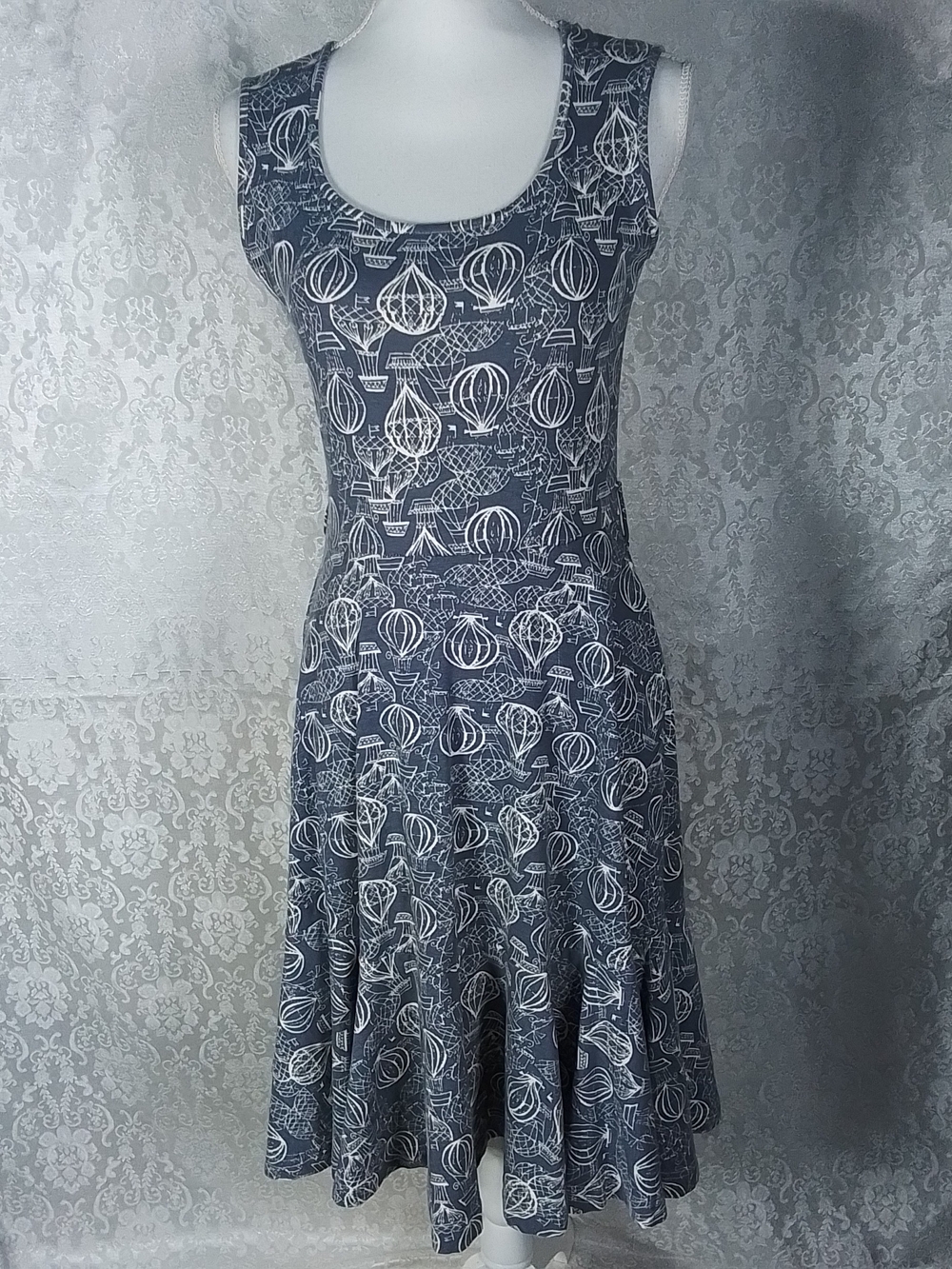 Effie's Heart blue gray sleeveless hot - air balloon-print fit & flare dress M